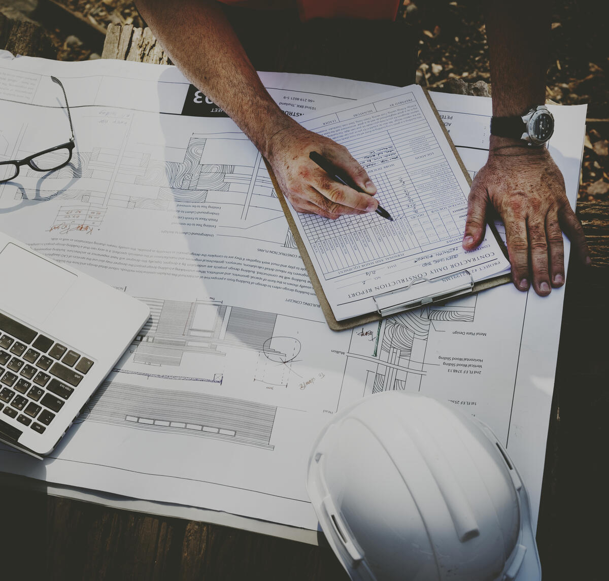 Bauexperten bei der Planung